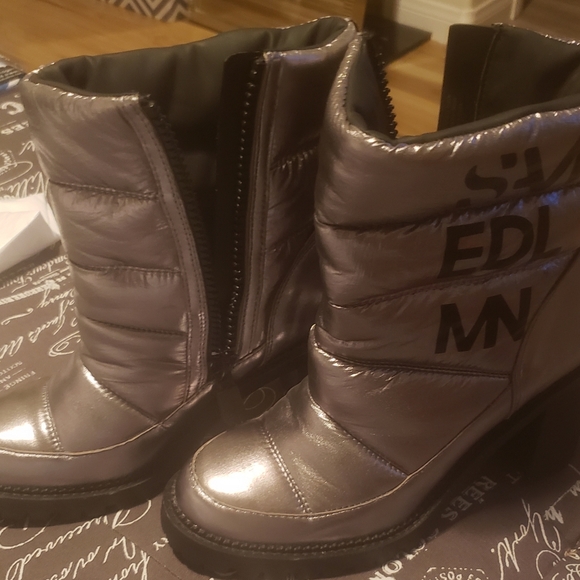 Moon Boots - Picture 5 of 8